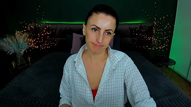 Snapshot of Rebecca_Diamond chatting on March 5, 12:22 pm Rebecca Diamond online show from March 5, 12:22 pm