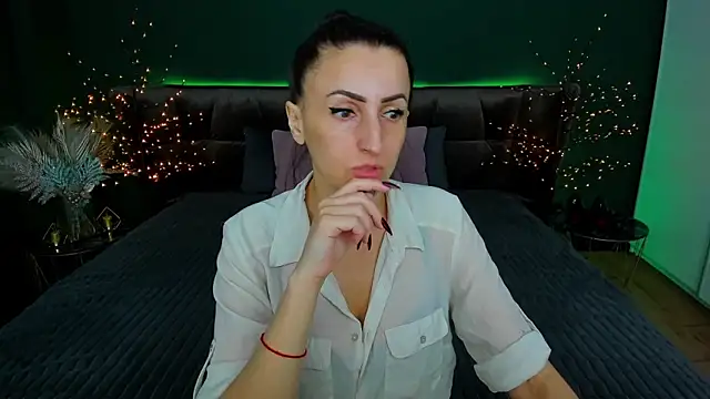 Snapshot of Rebecca_Diamond chatting on March 6, 6:41 am Rebecca Diamond online show from March 6, 6:41 am