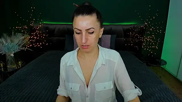 Snapshot of Rebecca_Diamond chatting on March 9, 6:50 am Rebecca Diamond online show from March 9, 6:50 am