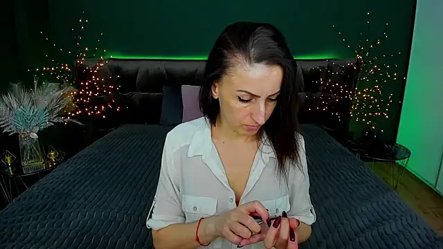 Snapshot of Rebecca_Diamond chatting on March 9, 9:57 am Rebecca Diamond online show from March 9, 9:57 am