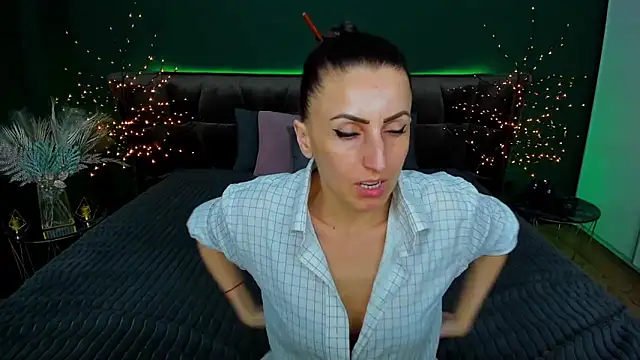 Snapshot of Rebecca_Diamond chatting on March 10, 3:52 pm Rebecca Diamond online show from March 10, 3:52 pm