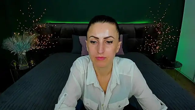 Snapshot of Rebecca_Diamond chatting on March 14, 12:29 pm Rebecca Diamond online show from March 14, 12:29 pm