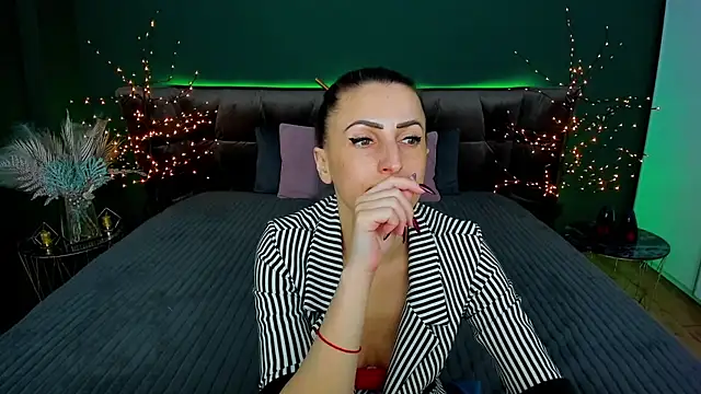 Snapshot of Rebecca_Diamond chatting on March 16, 9:27 am Rebecca Diamond online show from March 16, 9:27 am