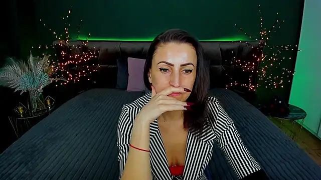 Snapshot of Rebecca_Diamond chatting on March 16, 12:33 pm Rebecca Diamond online show from March 16, 12:33 pm