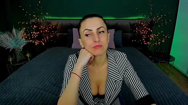 Snapshot of Rebecca_Diamond chatting on March 18, 3:53 pm Rebecca Diamond online show from March 18, 3:53 pm