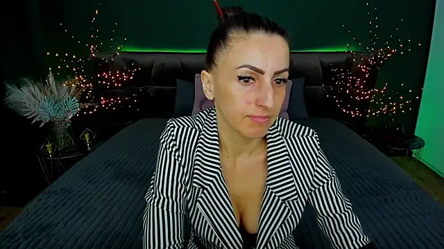 Snapshot of Rebecca_Diamond chatting on March 21, 6:27 am Rebecca Diamond online show from March 21, 6:27 am