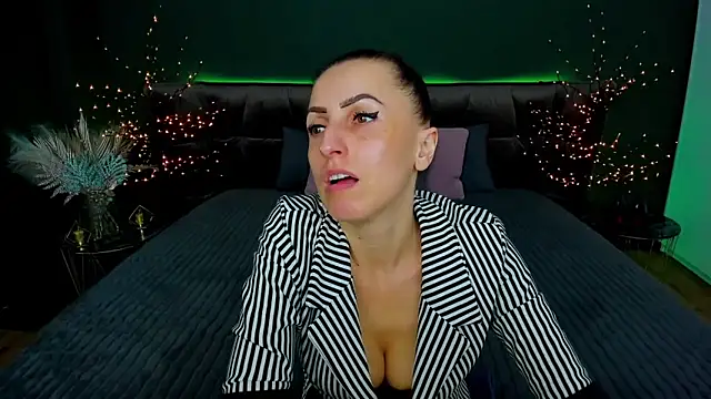 Snapshot of Rebecca_Diamond chatting on March 21, 9:34 am Rebecca Diamond online show from March 21, 9:34 am