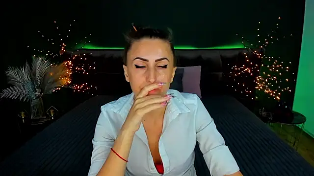 Snapshot of Rebecca_Diamond chatting on September 15, 5:51 am Rebecca Diamond online show from September 15, 5:51 am