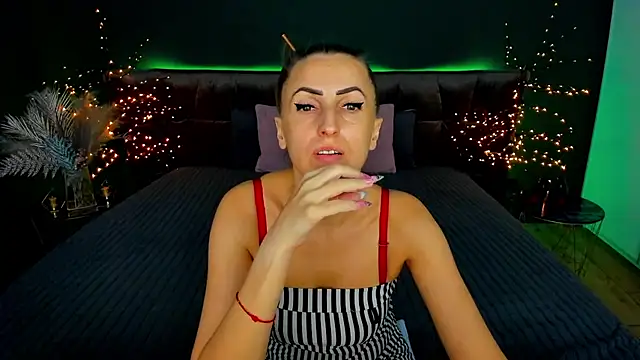 Snapshot of Rebecca_Diamond chatting on September 18, 5:20 am Rebecca Diamond online show from September 18, 5:20 am