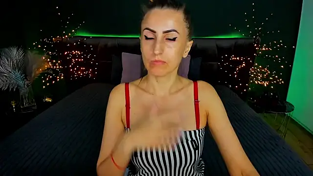 Snapshot of Rebecca_Diamond chatting on September 22, 5:31 am Rebecca Diamond online show from September 22, 5:31 am