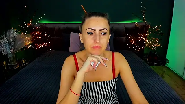 Snapshot of Rebecca_Diamond chatting on September 25, 5:44 am Rebecca Diamond online show from September 25, 5:44 am