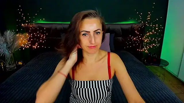 Snapshot of Rebecca_Diamond chatting on September 30, 5:45 am Rebecca Diamond online show from September 30, 5:45 am