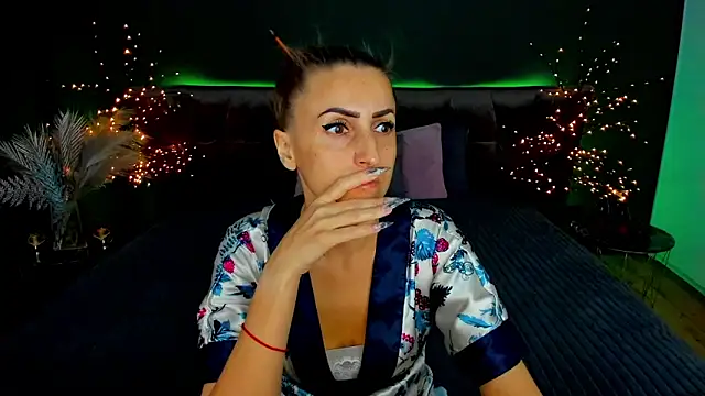 Snapshot of Rebecca_Diamond chatting on October 1, 5:46 am Rebecca Diamond online show from October 1, 5:46 am