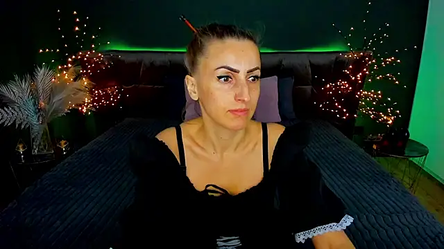 Snapshot of Rebecca_Diamond chatting on October 2, 5:14 am Rebecca Diamond online show from October 2, 5:14 am