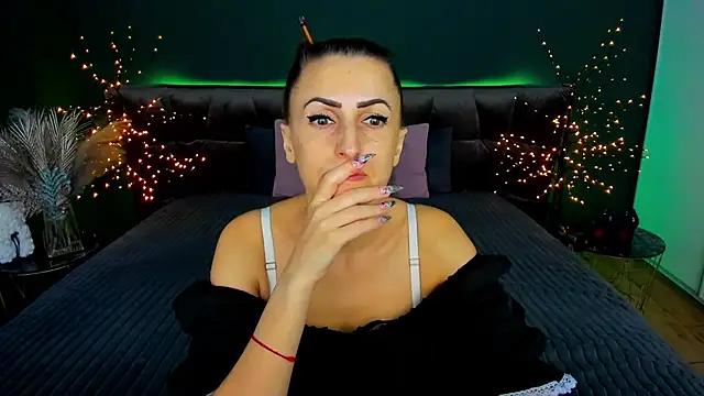 Snapshot of Rebecca_Diamond chatting on November 13, 7:40 am Rebecca Diamond online show from November 13, 7:40 am