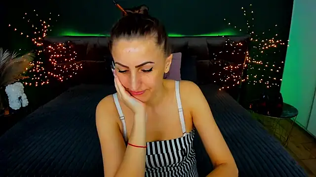 Snapshot of Rebecca_Diamond chatting on November 18, 6:40 am Rebecca Diamond online show from November 18, 6:40 am