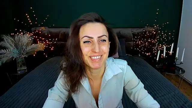 Rebecca Diamond online show from February 22, 7:08 am