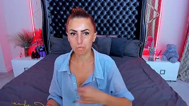 Rebecca Diamond online show from July 1, 6:04 am