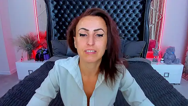 Rebecca Diamond online show from July 6, 5:37 am