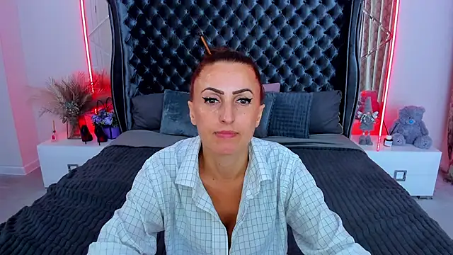 Rebecca Diamond online show from July 10, 11:57 am