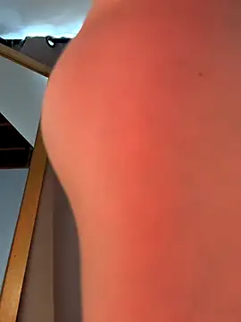 curchez  online show from December 17, 7:20 pm