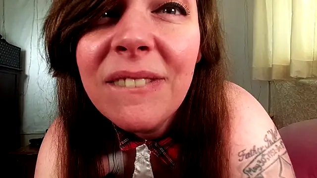 GamerGirlRoxyAndLee online show from February 8, 9:07 pm