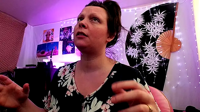 GamerGirlRoxyAndLee online show from July 16, 8:59 pm