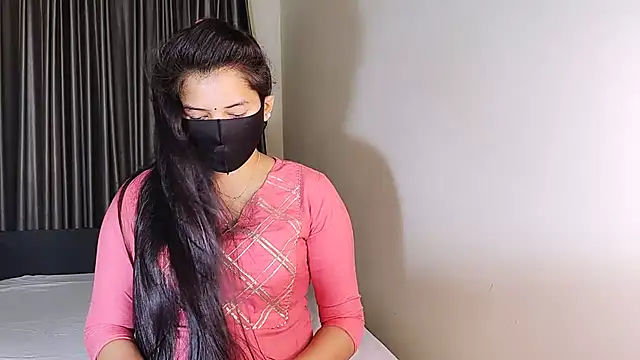 YourLovelyQueen online show from February 11, 7:54 am