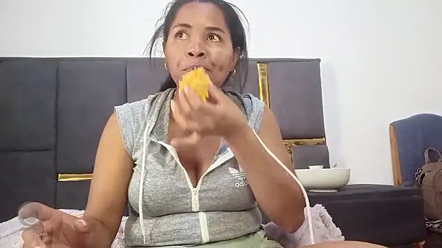 Snapshot of aleixane chatting on May 16, 10:36 am aleixane online show from May 16, 10:36 am