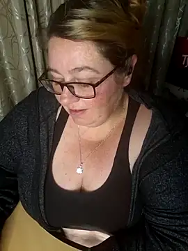 Iceprincess2bad4u online show from October 19, 5:46 pm