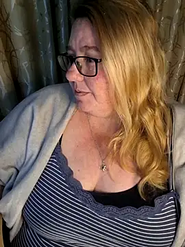 Iceprincess2bad4u online show from April 30, 7:09 pm