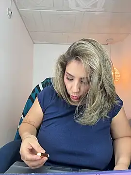 YummyAnna  online show from July 3, 8:37 pm