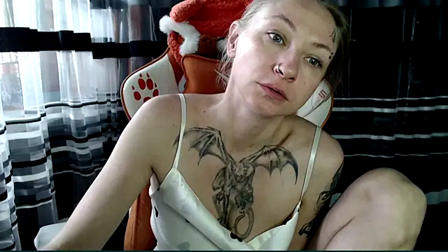 Snapshot of cold_lollipop chatting on May 30, 7:27 am cold lollipop online show from May 30, 7:27 am