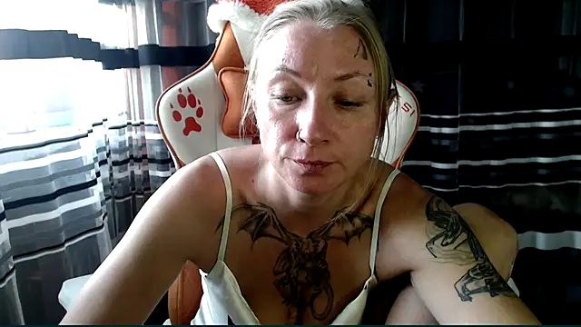 cold lollipop online show from July 31, 7:19 am