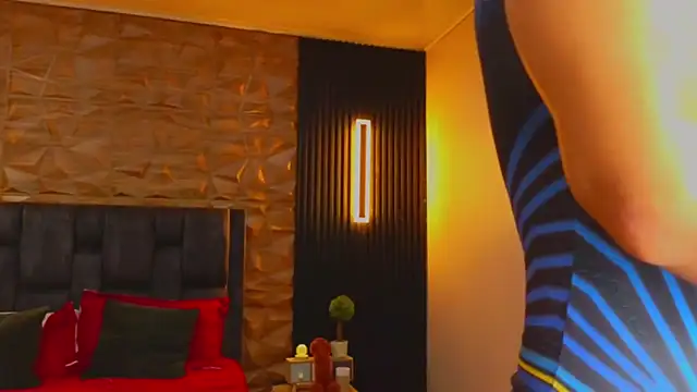 Snapshot of FelipeAndMarcello3 chatting on March 10, 11:06 pm FelipeAndMarcello3 online show from March 10, 11:06 pm