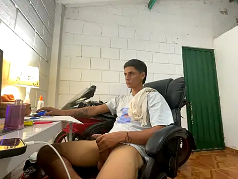 Max TheHorseDick online show from November 20, 2:12 am