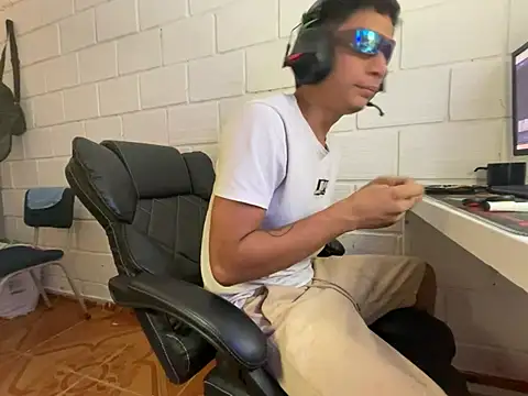 Max TheHorseDick online show from January 15, 2:32 pm