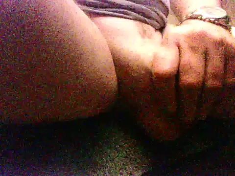 Snapshot of SDtinycok chatting on March 5, 9:05 am SDtinycok online show from March 5, 9:05 am