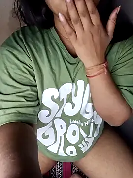 Snapshot of Sweet-Berry chatting on February 6, 11:37 pm Sweet-Berry online show from February 6, 11:37 pm