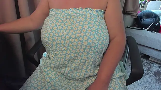 Snapshot of Anita-boobs chatting on July 6, 1:30 pm Anita-boobs online show from July 6, 1:30 pm