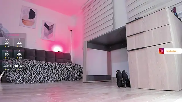 Snapshot of Miabelier chatting on November 13, 11:58 pm Miabelier online show from November 13, 11:58 pm