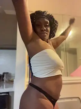 Foreignthababyy online show from June 12, 8:35 am