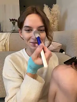 -AngelAri- online show from December 5, 9:29 am