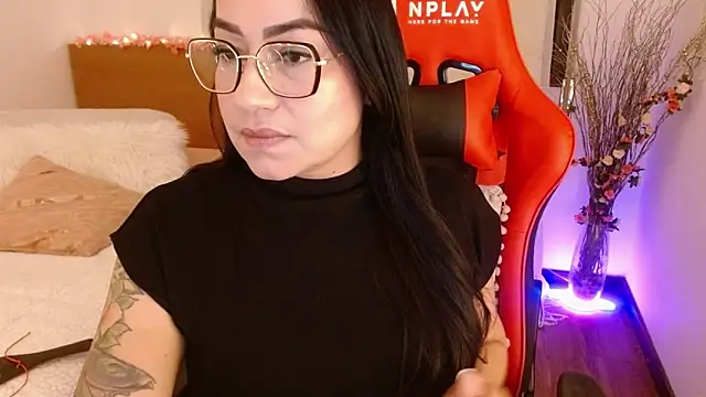 lucy luu  online show from December 12, 1:32 am