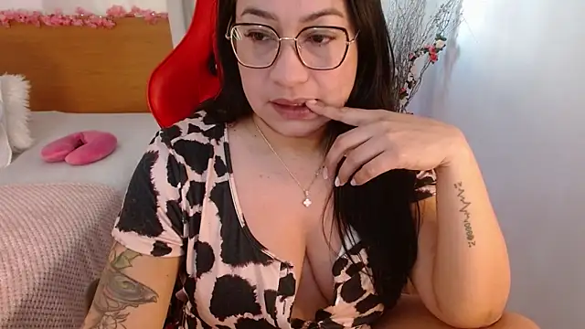 lucy luu  online show from January 14, 2:43 pm