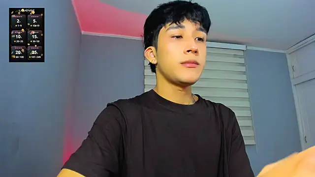 Snapshot of tom_Howard chatting on November 18, 1:44 am tom Howard online show from November 18, 1:44 am