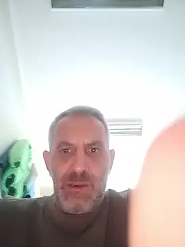 Snapshot of Markmarak chatting on May 31, 10:33 am Markmarak online show from May 31, 10:33 am