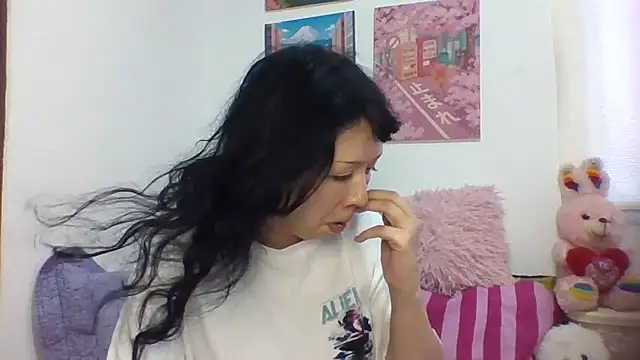 Haru Queenn online show from September 12, 9:26 pm