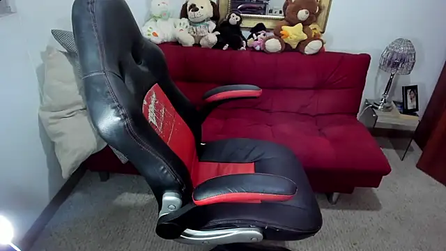 Snapshot of NicolettColin chatting on December 3, 10:51 pm NicolettColin online show from December 3, 10:51 pm