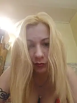 Snapshot of wildlia chatting on July 12, 8:11 pm wildlia online show from July 12, 8:11 pm
